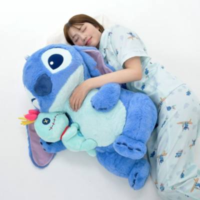 史迪仔與小甘巨型毛公仔