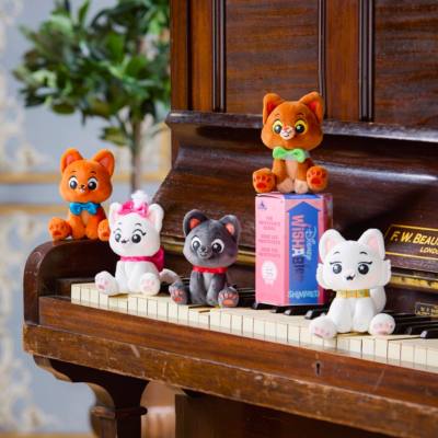 Disney Wishables Shimmer Mystery Plush Blind Pack, The Aristocats 55th Anniversary