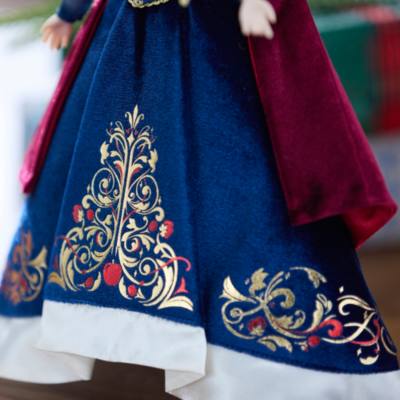 Snow White 2025 Holiday Special Edition Doll