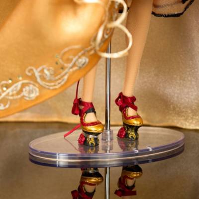 迪士尼設計師舞會系列《美女與野獸》貝兒限量版娃娃