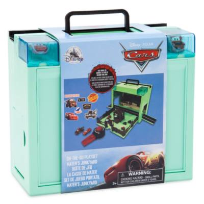 《汽車總動員》On-the-Go 系列拖線的廢棄車場玩具套組