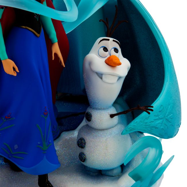 Frozen 10th Anniversary Light-Up Figurine Frozen 10th Anniversary Light-Up Figurine