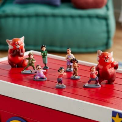Turning Red Deluxe Figurine Playset