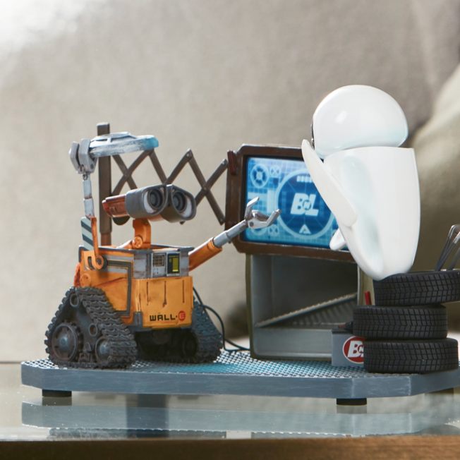 WALL-E and EVE Figurine WALL-E and EVE Figurine