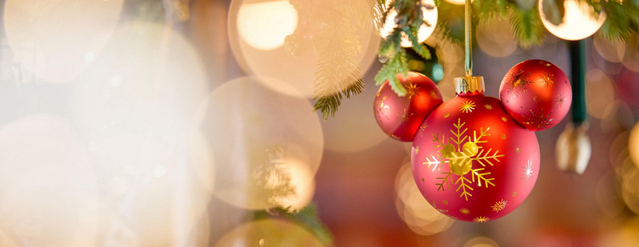 Hang a Little Magic 的背景圖片